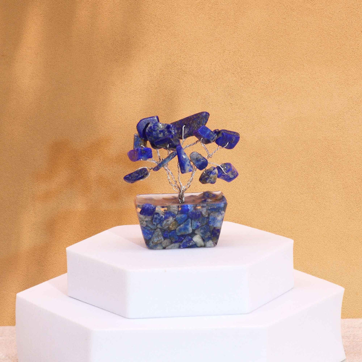 Mini árbol de piedras preciosas sobre base de orgonita - Sodalita (15 piedras)